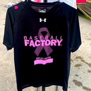 Under armor shirt meduim